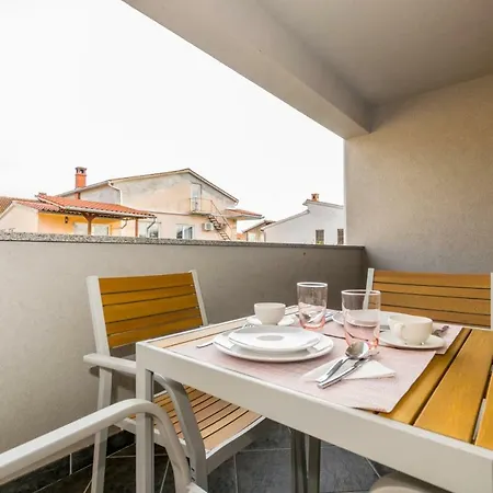 Apartman Pomalo Apartment *