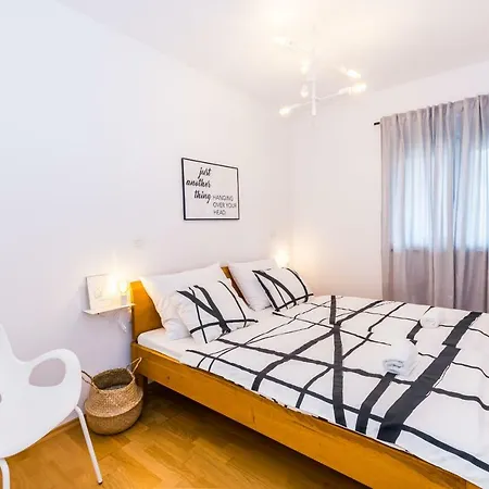 Apartment Apartman Pomalo *