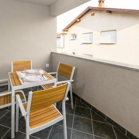 Apartman Pomalo Apartament