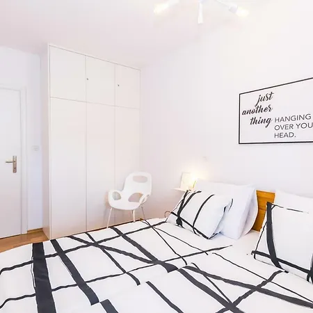 Apartman Pomalo Apartament