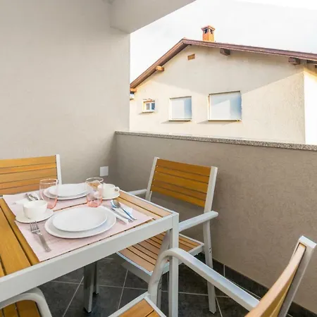 Apartman Pomalo Apartament Pula